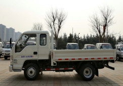 找2.7米低欄小貨車拉貨如何找-2.7米平板小貨車物流運